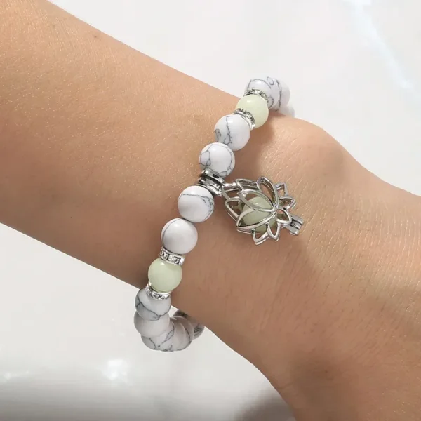 1775607327300 "FLOR LUMINOSA"